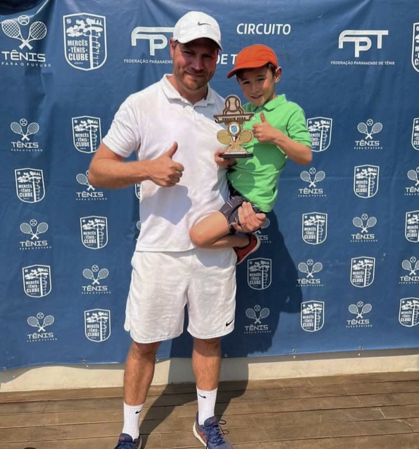 Aluno campeão em torneio de tênis
